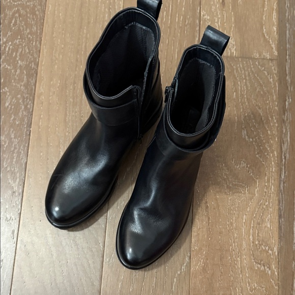 Ecco Black Ankle Boots with Metallic Detail - Picture 9 of 11